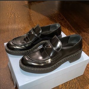 Prada black Oxford loafers size 39(9)